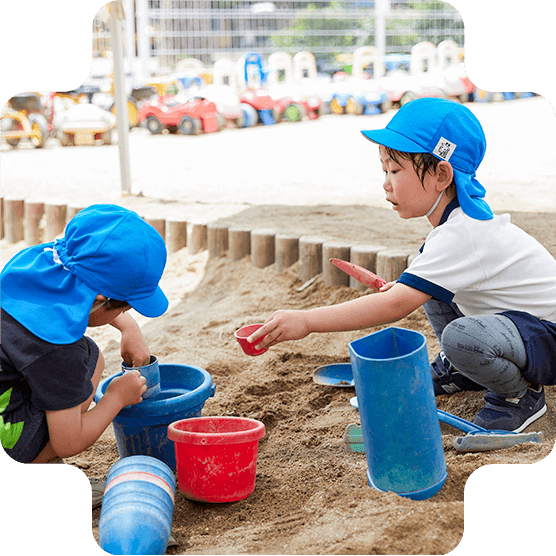 先生、友だち、自然や伝統行事との豊かなふれあいを持つ